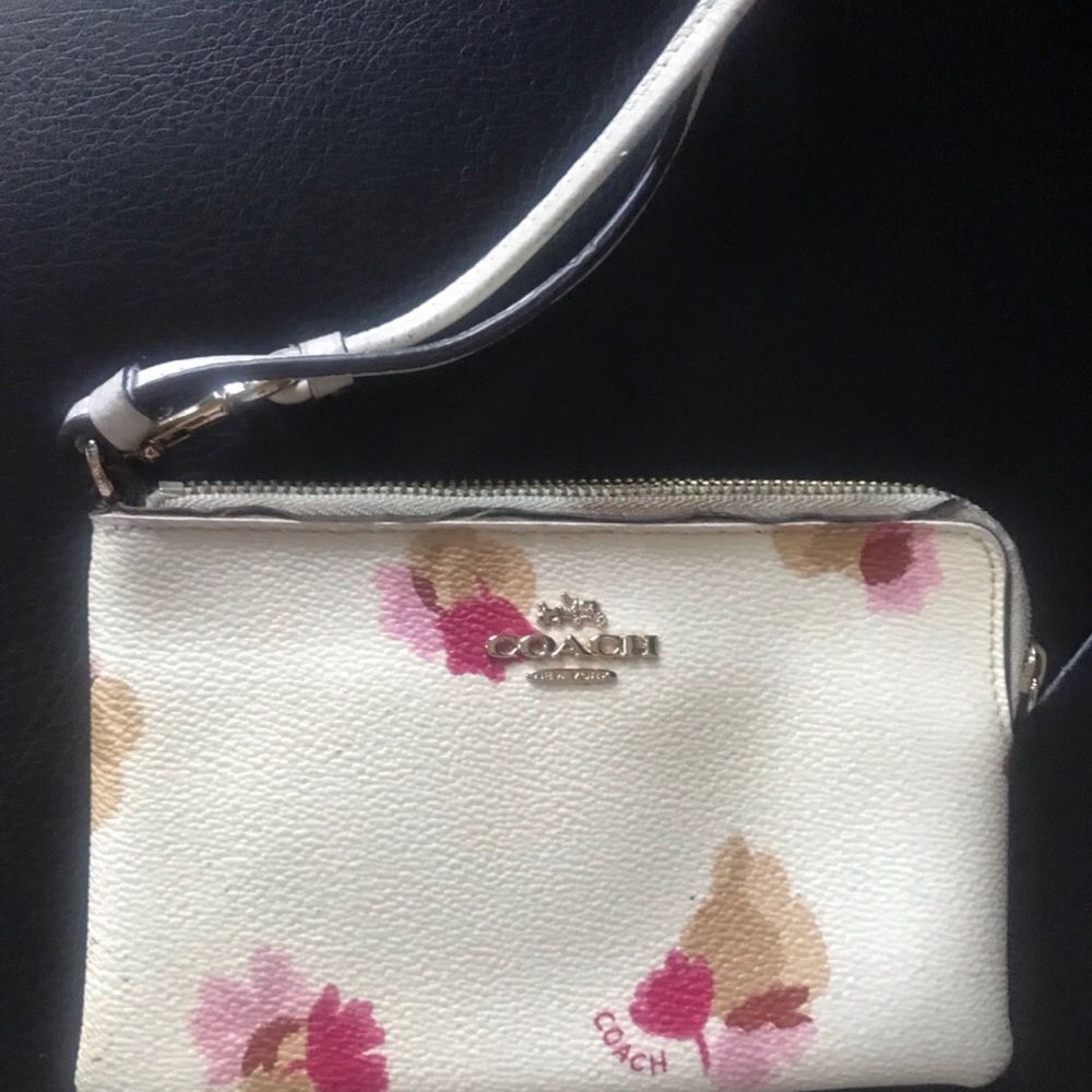 Coach White Floral Leather Wristlet NWOT